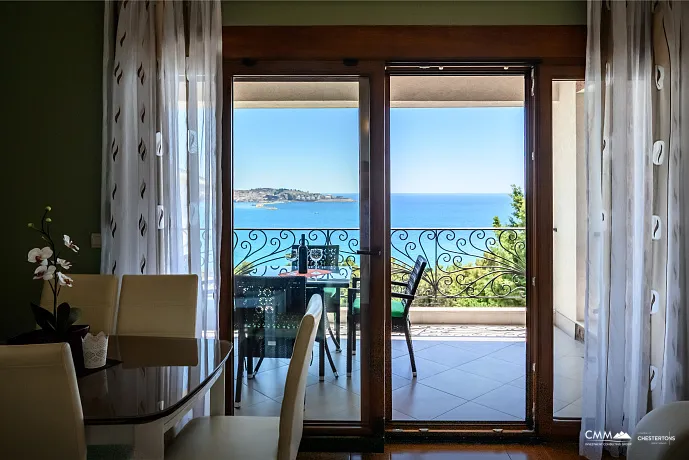 Wunderschönes Haus mit Meerblick und Pool zu verkaufen
